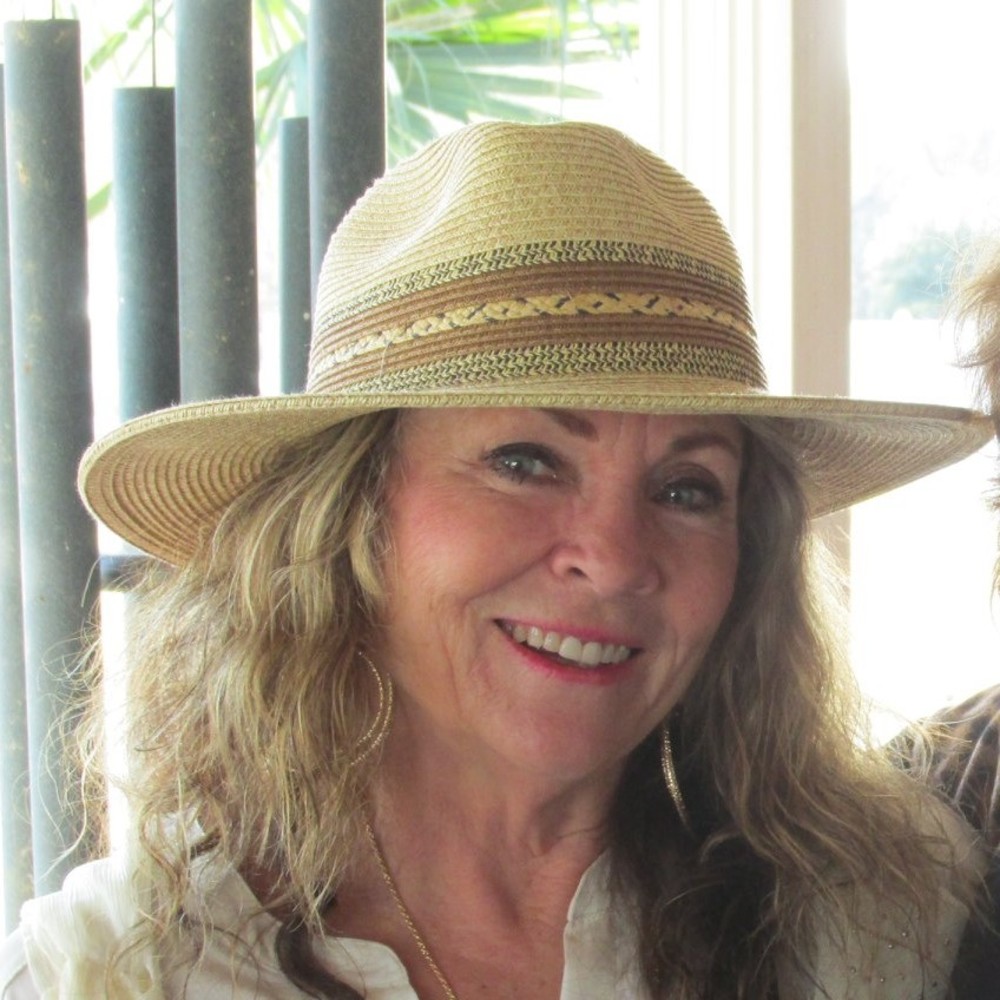 Meet your Posher, Sharon